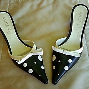 iShip! 🇮🇹ANNE KLEIN NEW YORK DOT KITTEN HEELS!